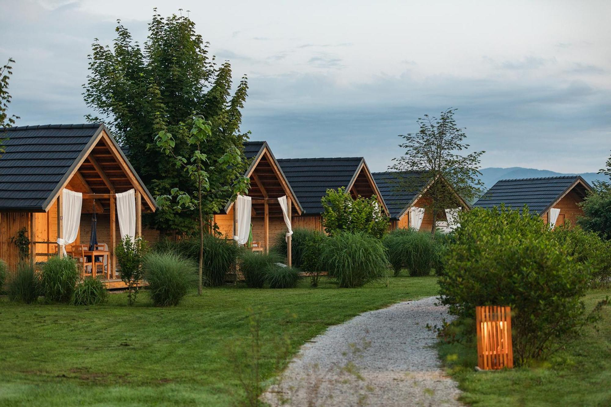 Glamping Kolpa Resort Gradac Eksteriør billede
